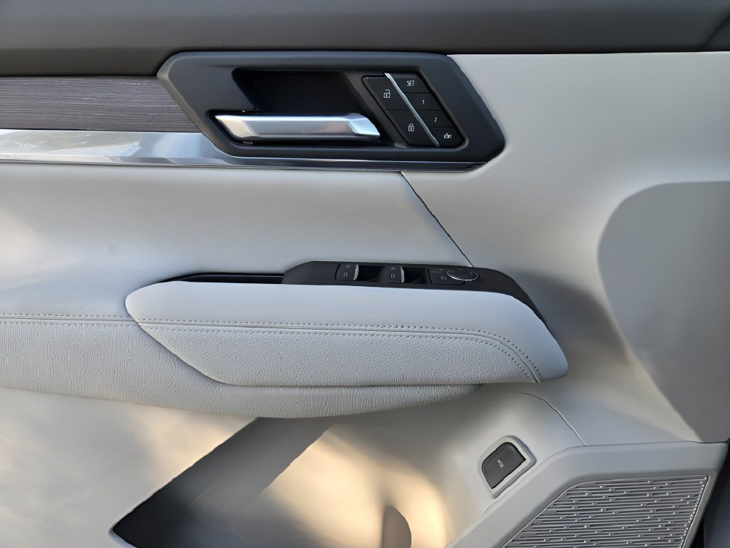 New 2027 GMC Terrain Denali w/ LPO, Floor Liner Package AWD/4WD image 16