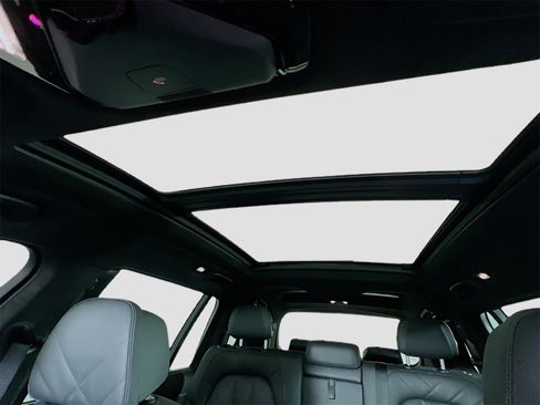 Used 2023 BMW X7 xDrive40i w/ Executive Package image 15