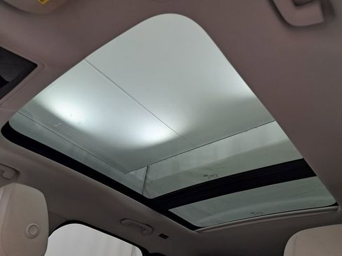 Used 2021 Jaguar F-PACE S image 8