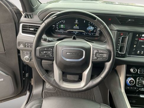 Used 2024 GMC Yukon XL Denali w/ Advanced Technology Package AWD/4WD image 12