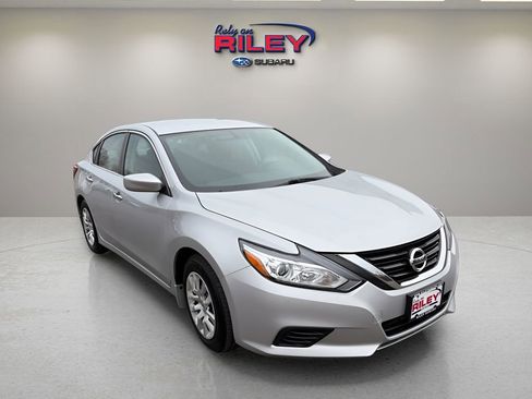 Used 2018 Nissan Altima 2.5 S w/ S Convenience Package image 7