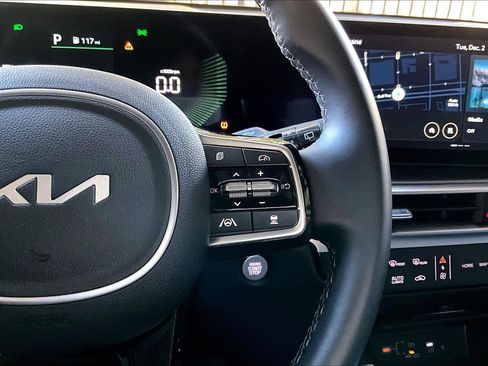 Used 2025 Kia Sorento EX w/ EX Panoramic Sunroof Package image 24