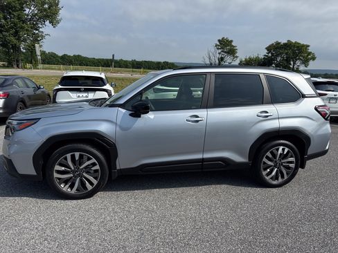 Used 2025 Subaru Forester Touring AWD/4WD image 35
