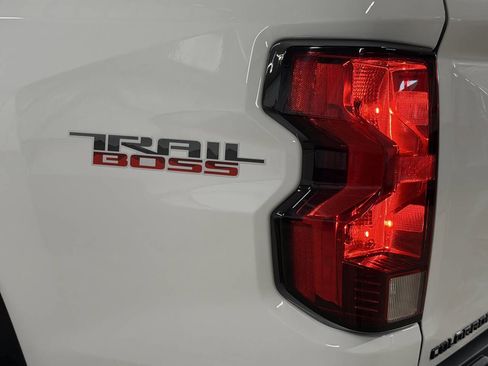 Used 2026 Chevrolet Colorado Trail Boss image 9