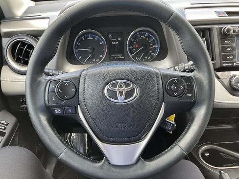 Used 2016 Toyota RAV4 XLE AWD/4WD image 12