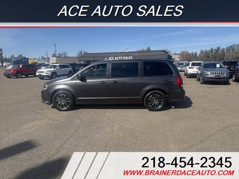 Used 2019 Dodge Grand Caravan SE image 5