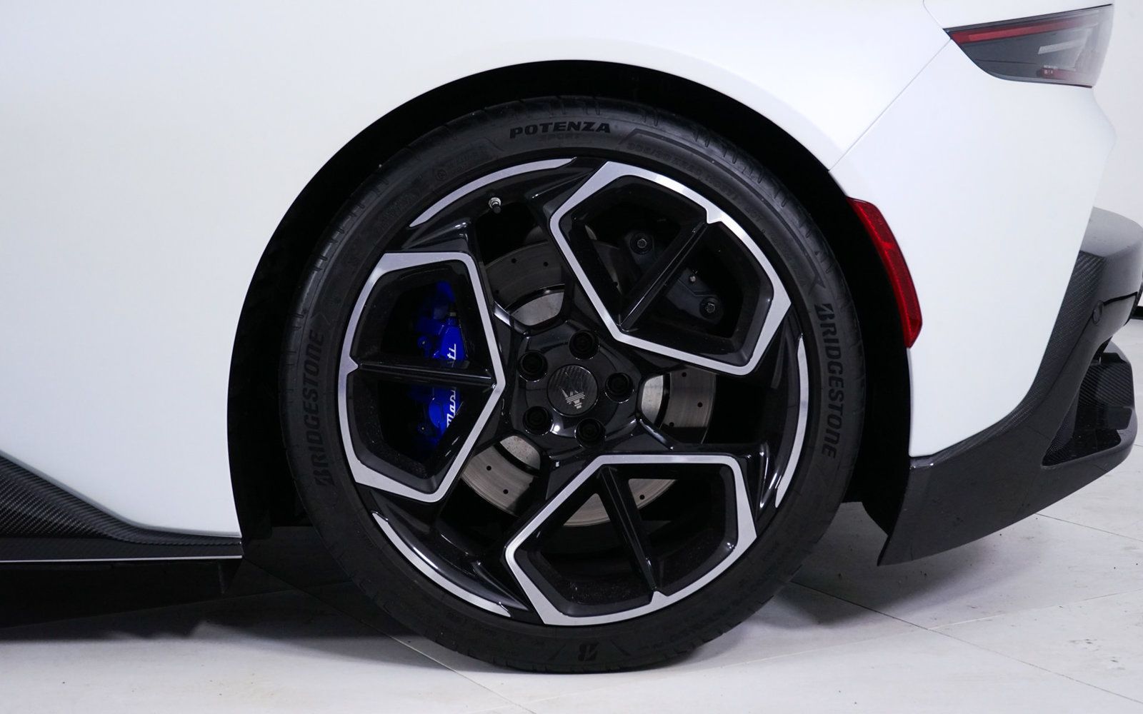 Used 2023 Maserati MC20 Coupe RWD image 32