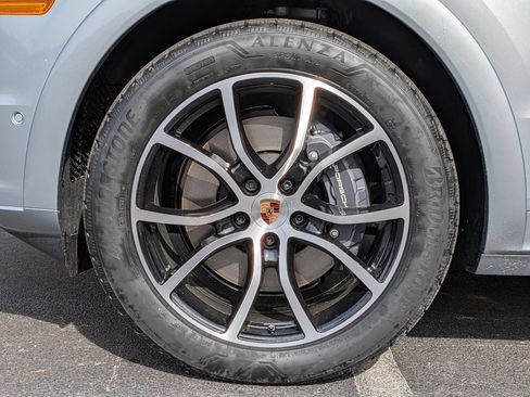Certified 2026 Porsche Cayenne Coupe AWD/4WD image 37