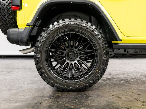 Used 2022 Jeep Wrangler Unlimited Rubicon w/ Trailer Tow Package AWD/4WD image 25