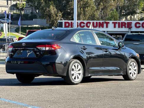 Used 2025 Toyota Corolla LE image 5