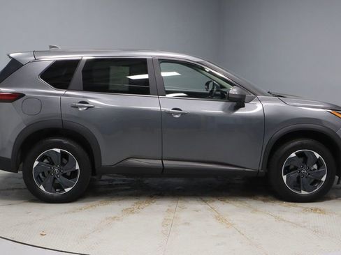 Certified 2025 Nissan Rogue SV image 11