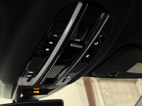 Used 2022 Porsche Cayenne Coupe AWD/4WD image 26