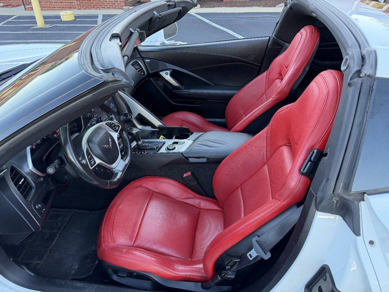 Used 2018 Chevrolet Corvette Stingray Coupe w/ 1LT RWD image 17
