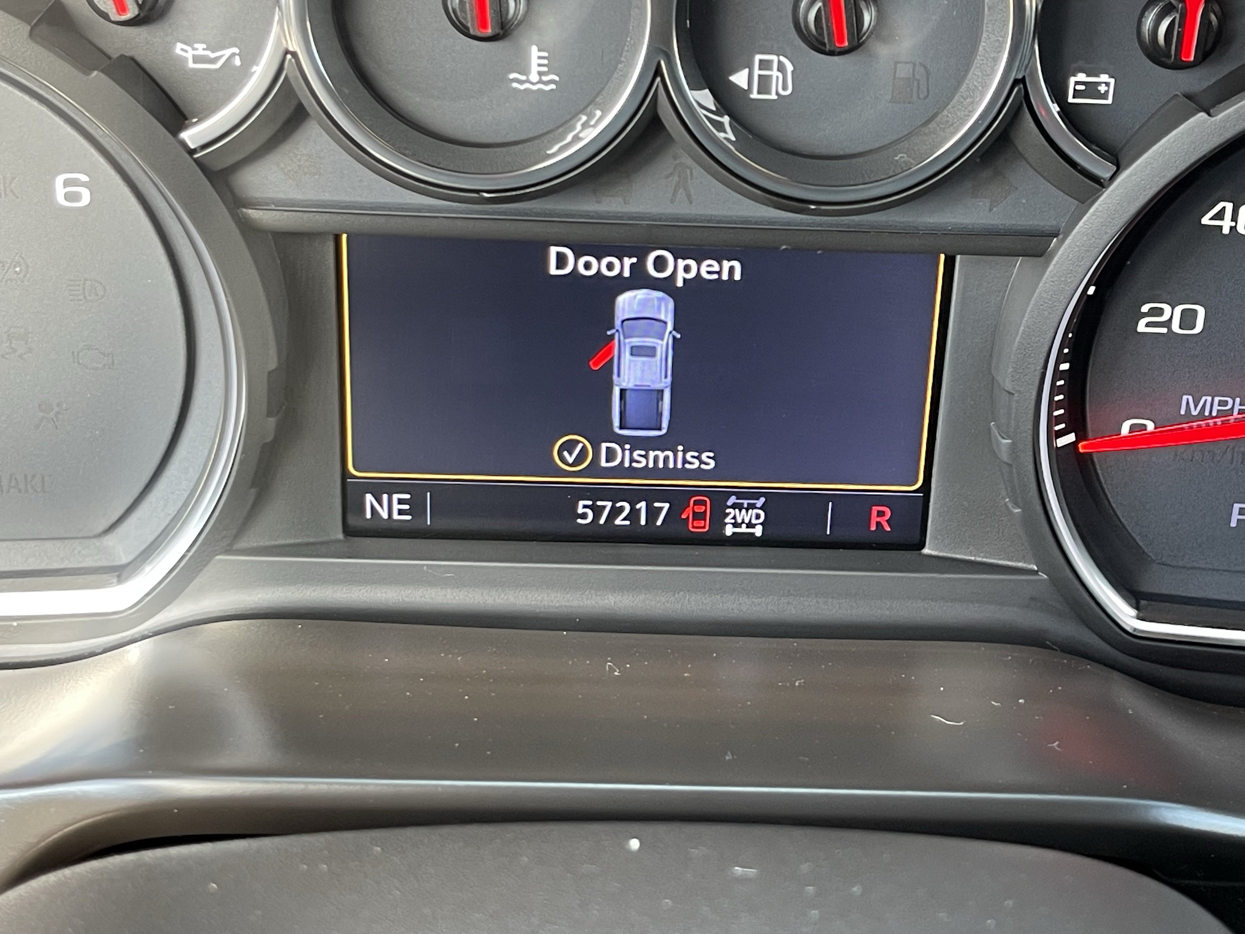 Used 2020 Chevrolet Silverado 1500 LTZ AWD/4WD image 32