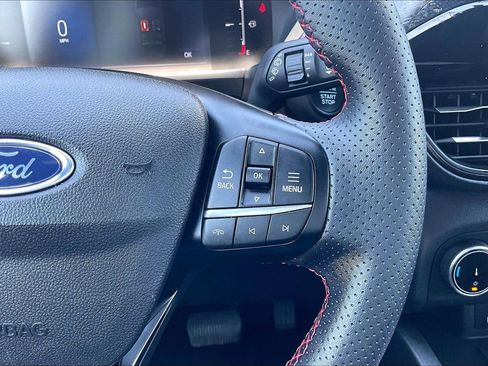Certified 2025 Ford Escape ST-Line AWD/4WD image 18