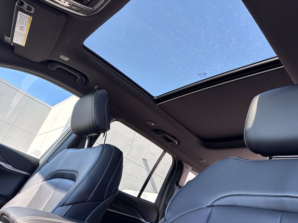 New 2027 Jeep Grand Cherokee Limited AWD/4WD image 14
