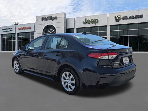 Used 2025 Toyota Corolla LE image 5