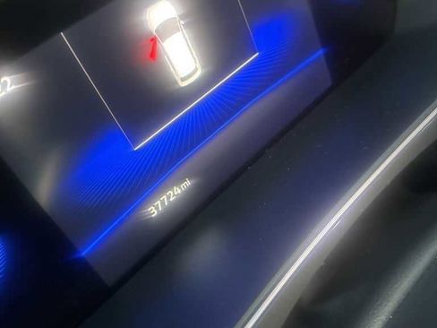 Certified 2023 Volkswagen Tiguan SE w/ Panoramic Sunroof Package FWD image 1