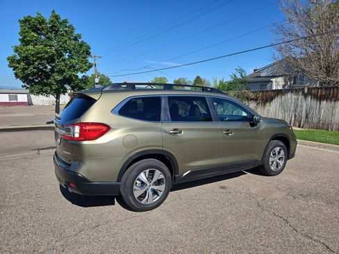 Used 2025 Subaru Ascent Premium AWD/4WD image 4