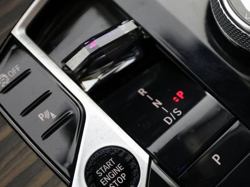 Used 2023 BMW X7 xDrive40i w/ Executive Package image 27