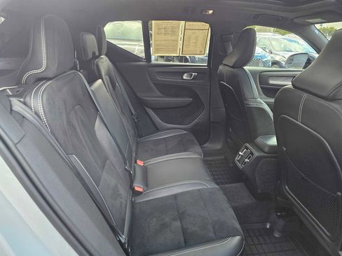Used 2020 Volvo XC40 T5 R-Design w/ Protection Package image 13