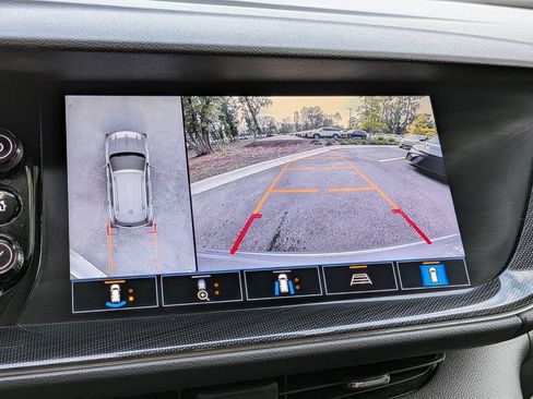 Used 2022 Buick Envision Essence w/ Technology Package I FWD image 23