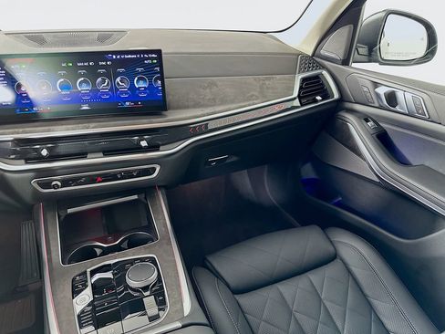 Certified 2023 BMW X7 xDrive40i w/ Premium Package AWD/4WD image 24