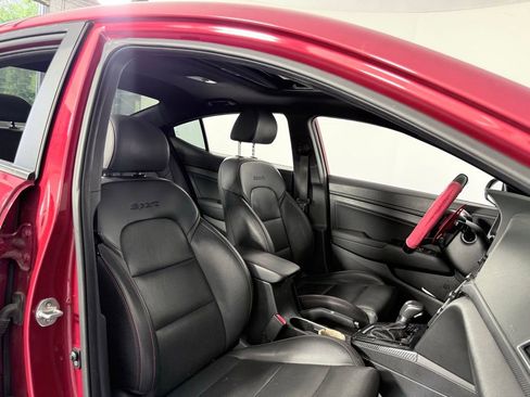 Used 2017 Hyundai Elantra Sport w/ Sport Premium Package 06 image 12