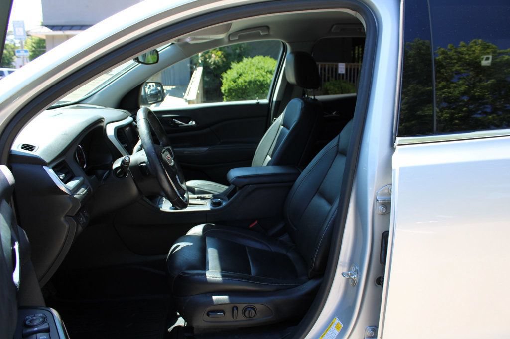 Used 2018 GMC Acadia SLT w/ LPO, Floor Liner Package FWD image 13