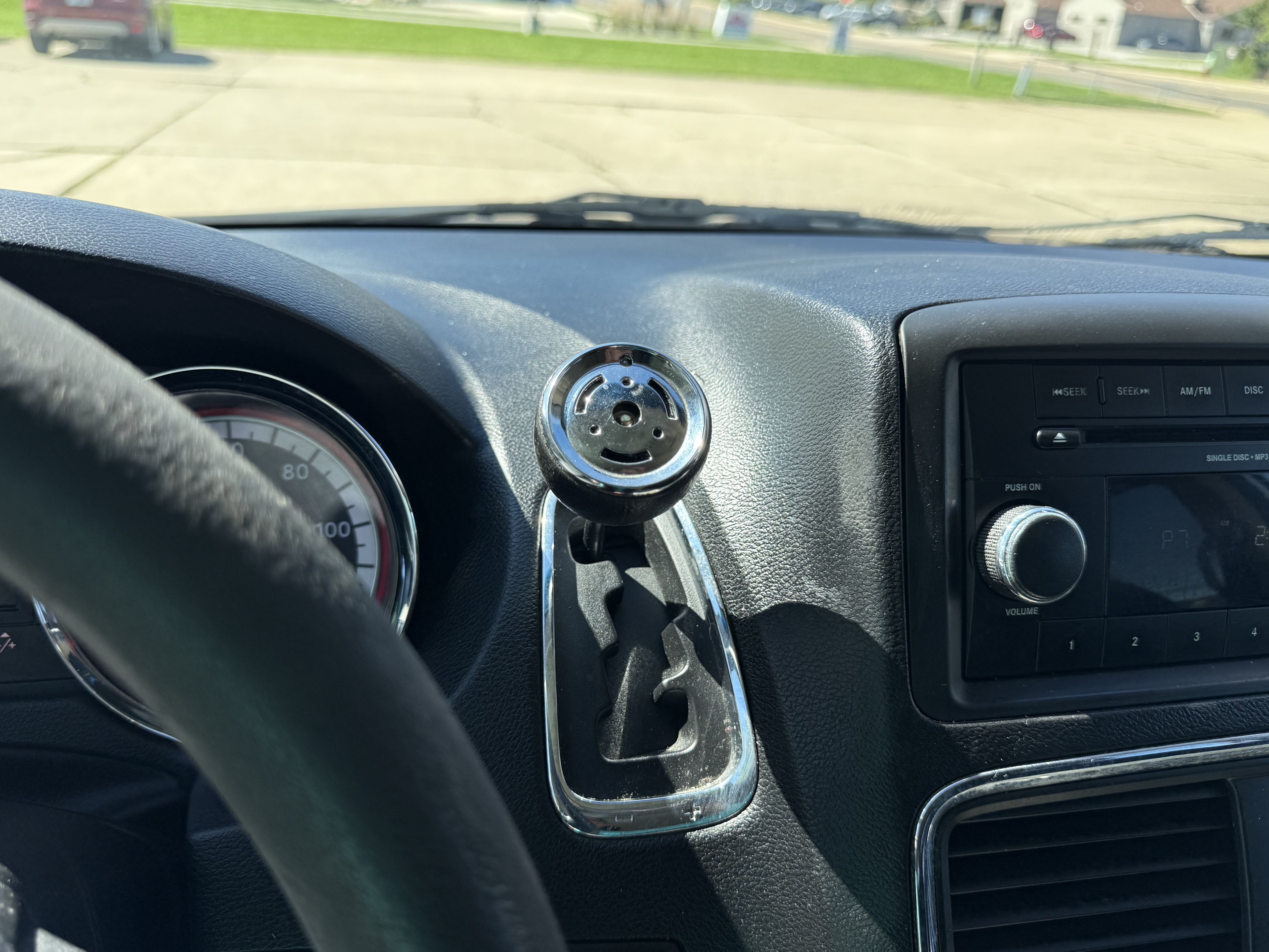Used 2012 Dodge Grand Caravan SXT FWD image 22