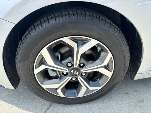 Used 2020 Kia Forte LXS image 11