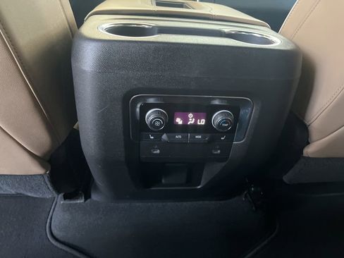 Used 2021 Chevrolet Tahoe Premier image 34