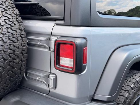 Used 2019 Jeep Wrangler Sport AWD/4WD image 18