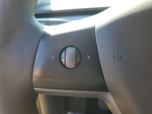 Used 2021 Tesla Model Y Long Range image 29