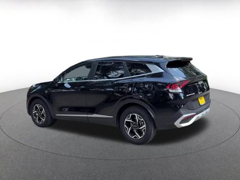 Used 2025 Kia Sportage LX FWD image 10