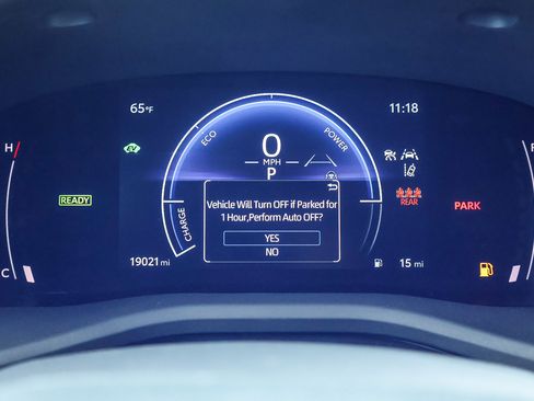 Used 2025 Toyota Camry SE FWD image 11