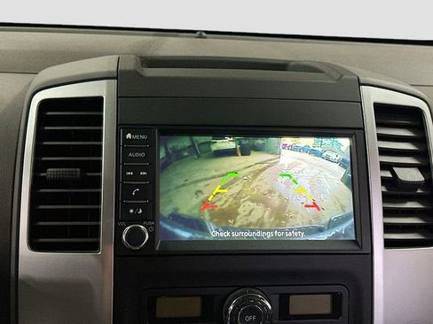 Used 2020 Nissan Frontier SV image 14