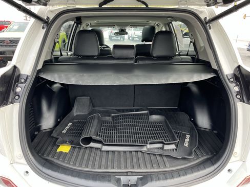 Used 2018 Toyota RAV4 XLE image 5