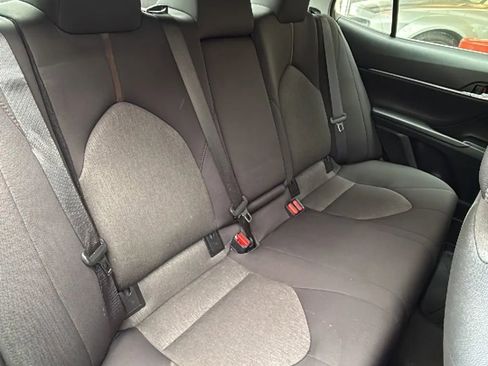 Used 2020 Toyota Camry LE image 28