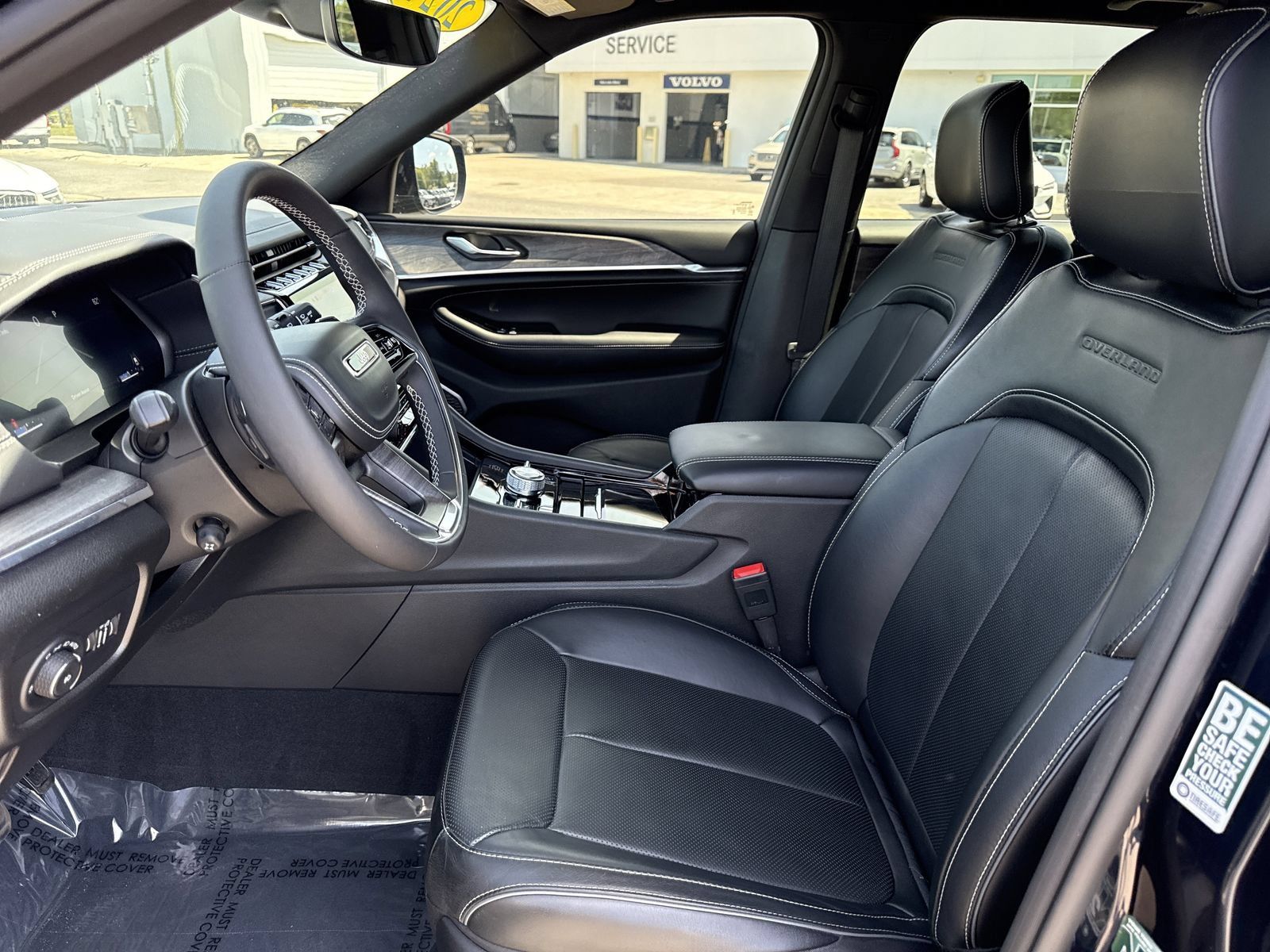 Used 2024 Jeep Grand Cherokee Overland AWD/4WD image 9