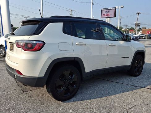 Used 2019 Jeep Compass Latitude AWD/4WD image 3