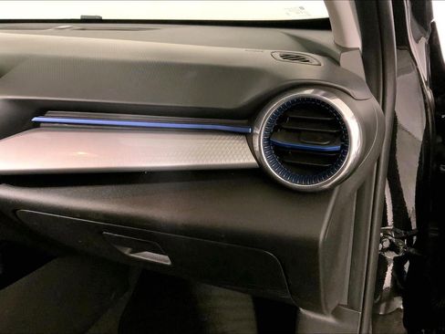 Used 2025 Chevrolet Trax LT w/ LT Convenience Package image 16