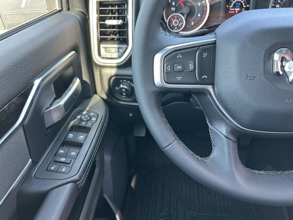New 2025 RAM 2500 Big Horn AWD/4WD image 21