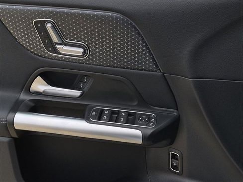 Certified 2025 Mercedes-Benz GLA 250 image 23