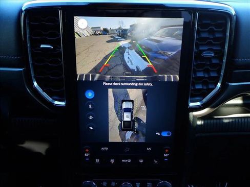 Used 2024 Ford Ranger Lariat w/ Trailer Tow Package image 16