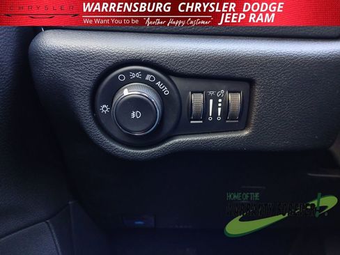 New 2026 Chrysler Pacifica Select image 33