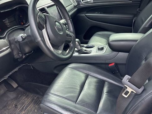 Used 2018 Jeep Grand Cherokee Limited image 3