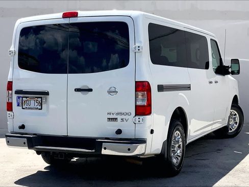 Used 2016 Nissan NV 3500 SV RWD image 22
