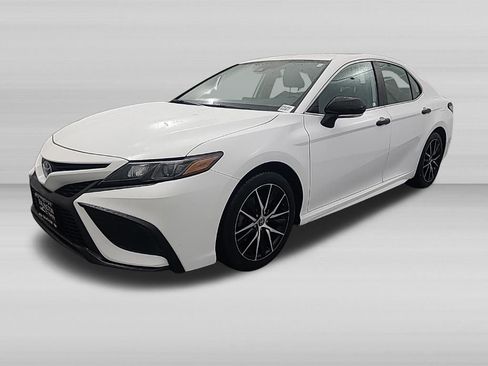 Used 2022 Toyota Camry SE FWD image 8