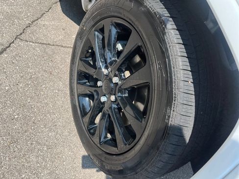 Used 2022 Jeep Grand Cherokee Laredo X RWD image 37